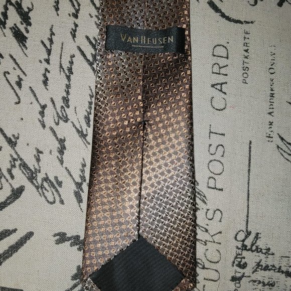 Van Heusen Tie - Picture 2 of 2